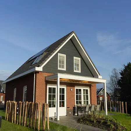 Sustainable Water With Sauna Villa