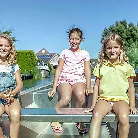 Vila Sustainable Water With Sauna Medemblik