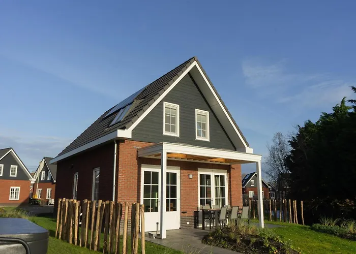 Sustainable Water With Sauna Villa